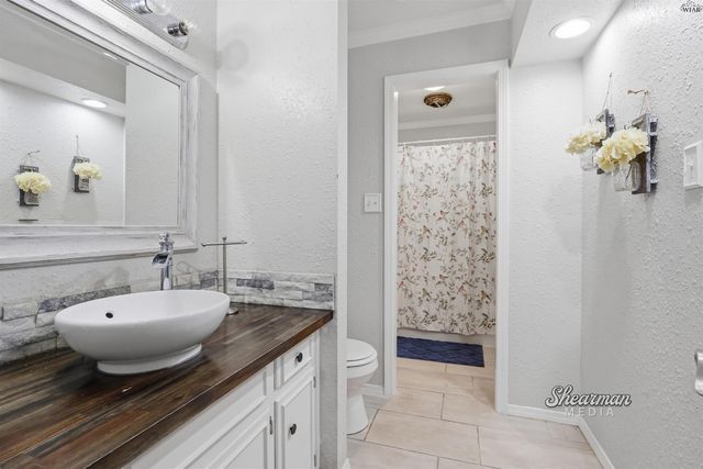 1200 AMHERST STREET, Burkburnett, TX 76354