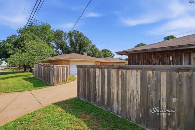 1200 AMHERST STREET, Burkburnett, TX 76354