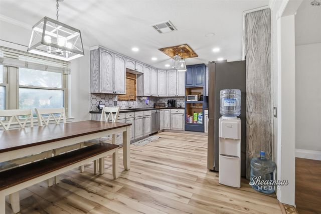 1200 AMHERST STREET, Burkburnett, TX 76354