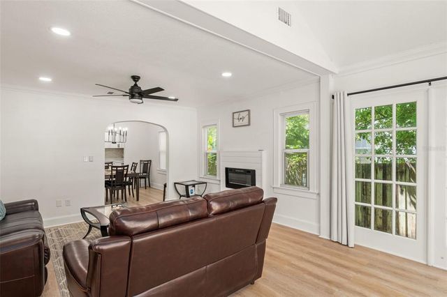 1638 MOUNT VERNON STREET, Orlando, FL 32803