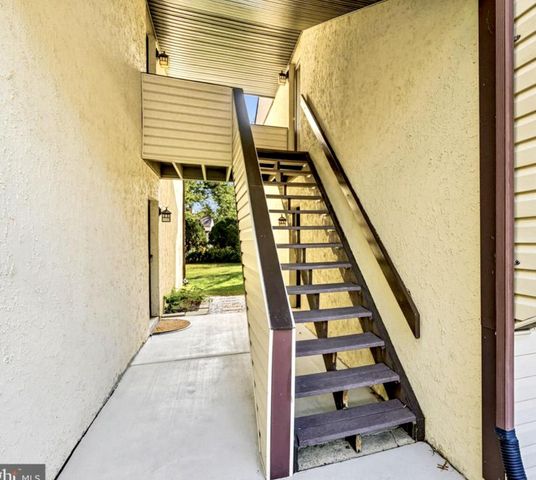 11-B E DAISY LN, Mount Laurel, NJ 08054