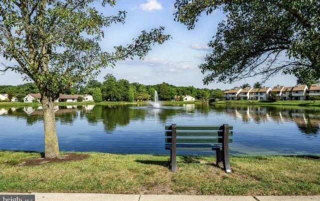 11-B E DAISY LN, Mount Laurel, NJ 08054