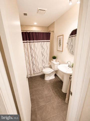 11-B E DAISY LN, Mount Laurel, NJ 08054