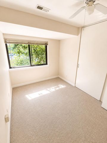 11-B E DAISY LN, Mount Laurel, NJ 08054