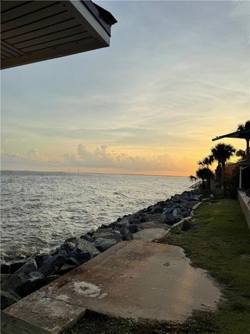 6 Coast Cottage Lane, St Simons Island, GA 31522