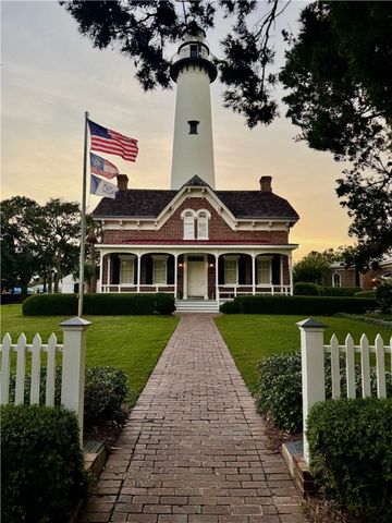 6 Coast Cottage Lane, St Simons Island, GA 31522