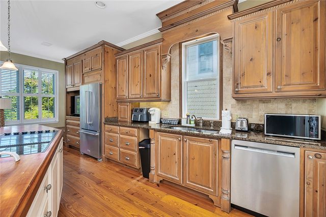 6 Coast Cottage Lane, St Simons Island, GA 31522