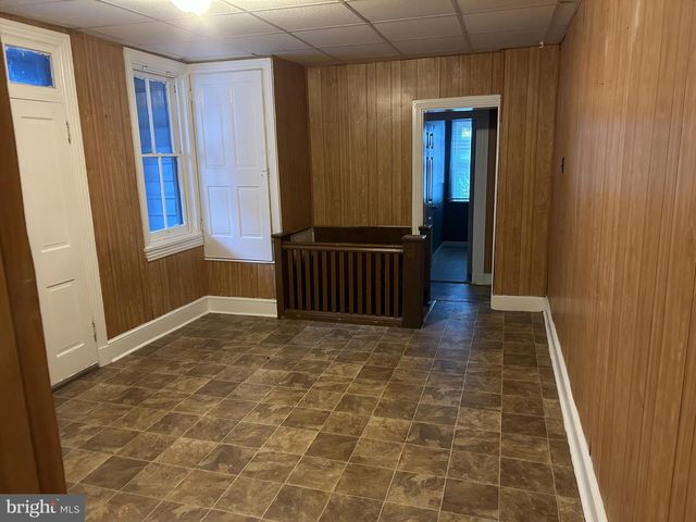 222 N 3RD ST, Columbia, PA 17512