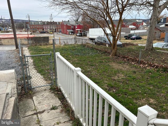 222 N 3RD ST, Columbia, PA 17512