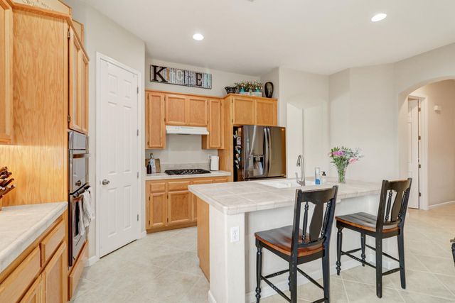 3040 Braemer Dr, Shingle Springs, CA 95682