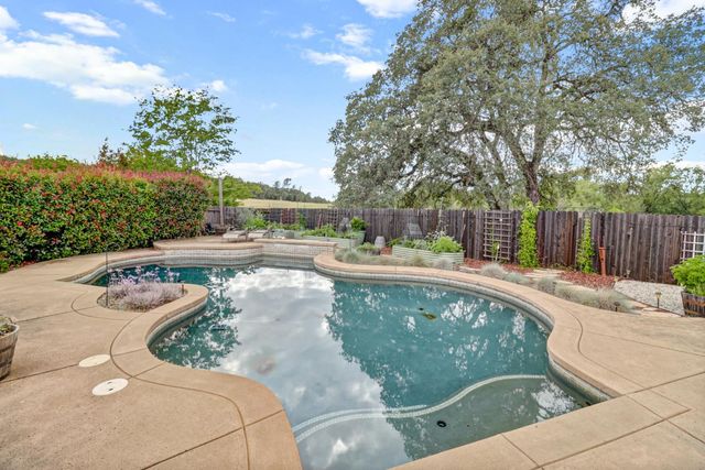 3040 Braemer Dr, Shingle Springs, CA 95682