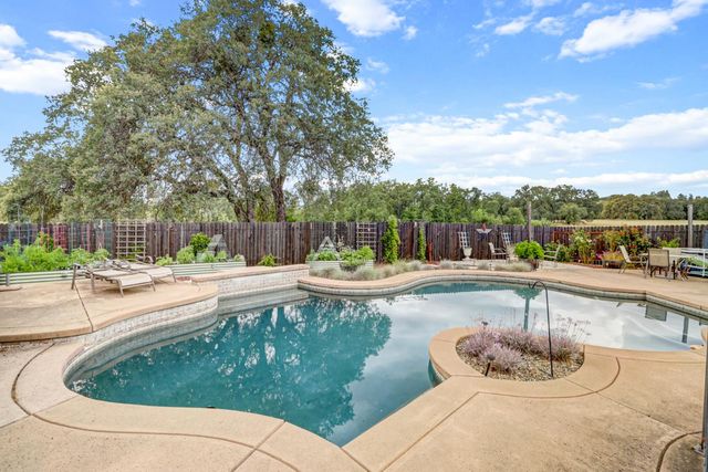 3040 Braemer Dr, Shingle Springs, CA 95682