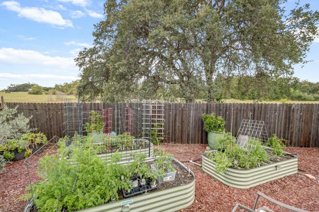 3040 Braemer Dr, Shingle Springs, CA 95682
