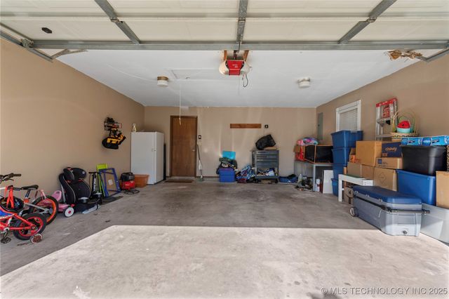 3133 Cardinal Drive, Ardmore, OK 73401