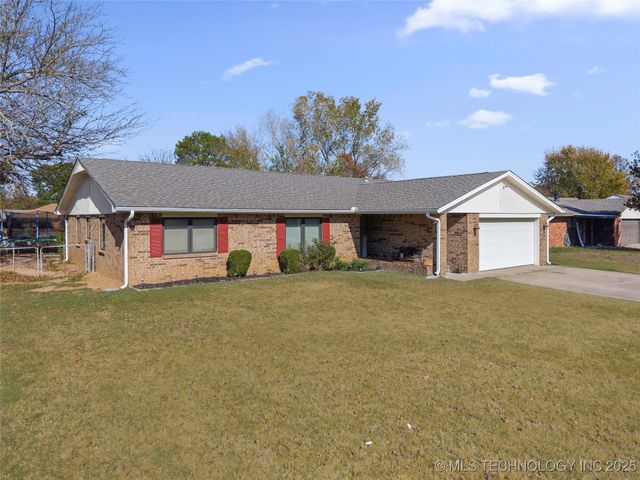3133 Cardinal Drive, Ardmore, OK 73401