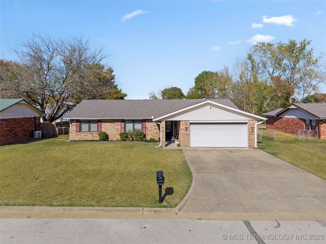 3133 Cardinal Drive, Ardmore, OK 73401