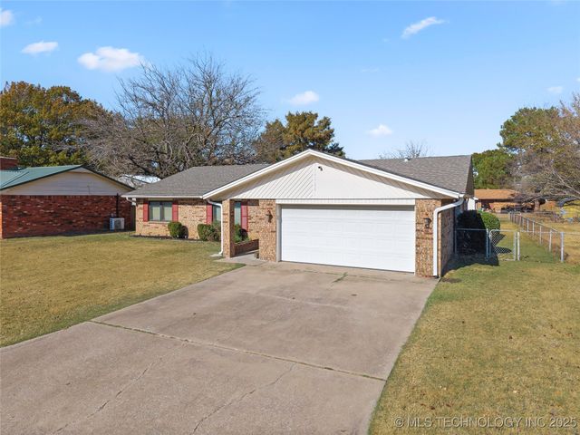 3133 Cardinal Drive, Ardmore, OK 73401