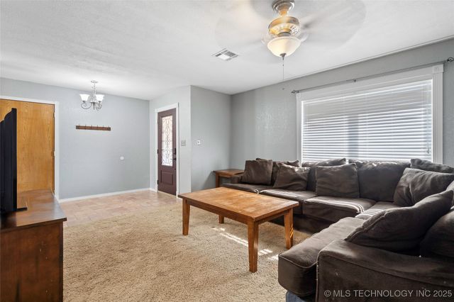 3133 Cardinal Drive, Ardmore, OK 73401