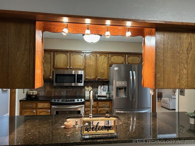 3133 Cardinal Drive, Ardmore, OK 73401