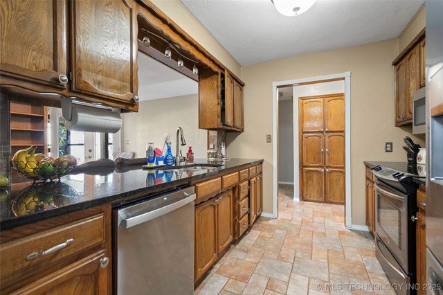 3133 Cardinal Drive, Ardmore, OK 73401