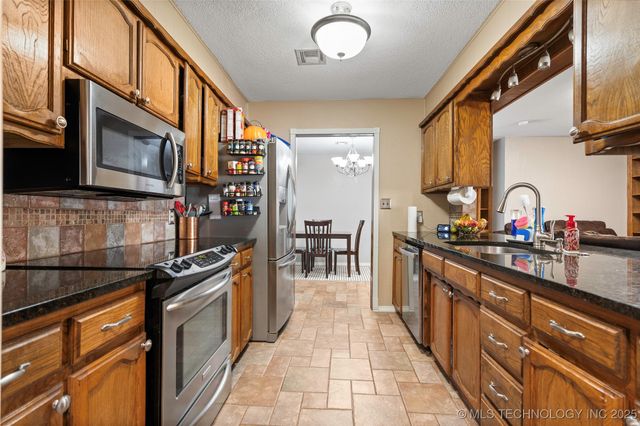 3133 Cardinal Drive, Ardmore, OK 73401