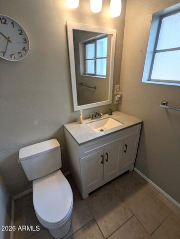 2240 W BERRIDGE Lane, Phoenix, AZ 85015