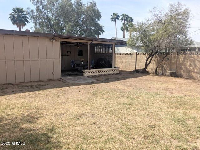 2240 W BERRIDGE Lane, Phoenix, AZ 85015