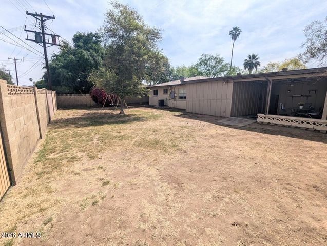 2240 W BERRIDGE Lane, Phoenix, AZ 85015