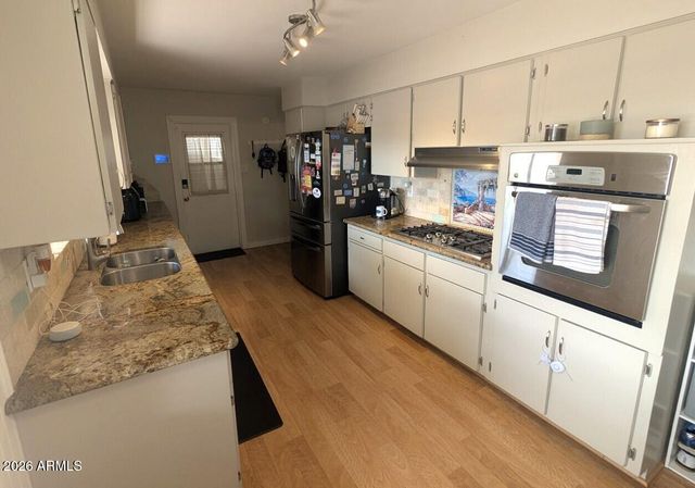 2240 W BERRIDGE Lane, Phoenix, AZ 85015