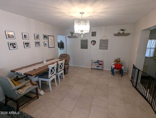 2240 W BERRIDGE Lane, Phoenix, AZ 85015