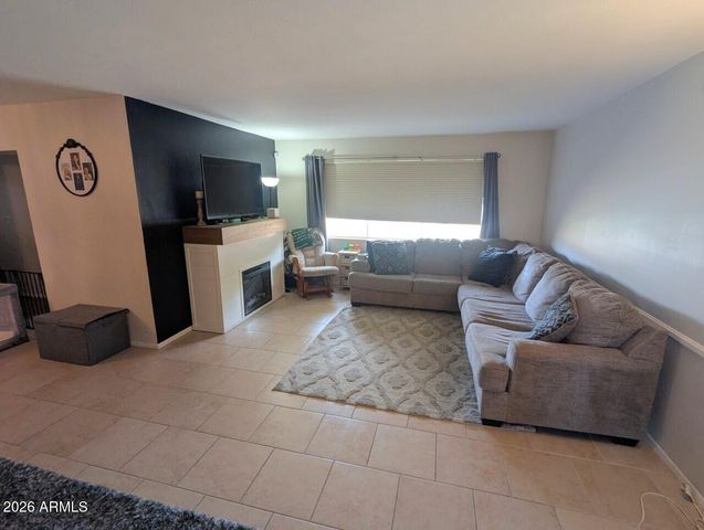 2240 W BERRIDGE Lane, Phoenix, AZ 85015