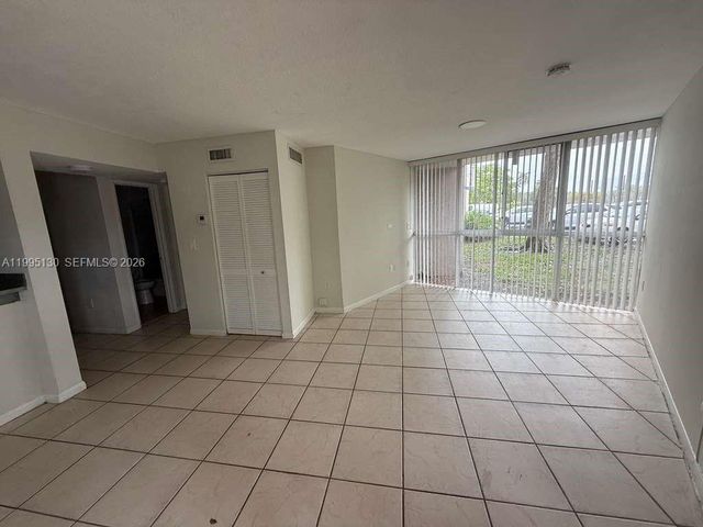 6995 NW 186th St E101, Hialeah, FL 33015