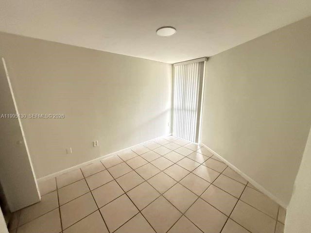 6995 NW 186th St E101, Hialeah, FL 33015