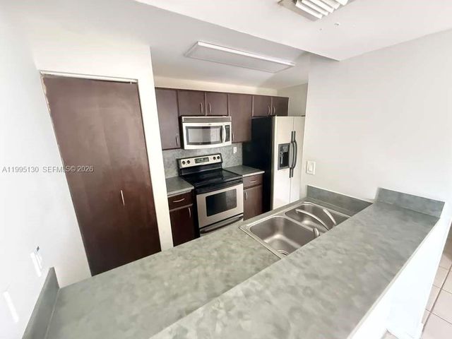 6995 NW 186th St E101, Hialeah, FL 33015