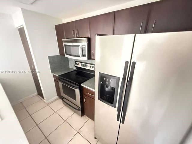 6995 NW 186th St E101, Hialeah, FL 33015