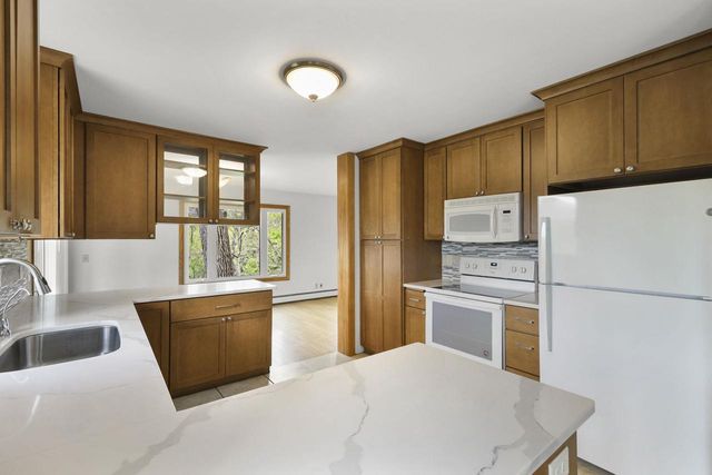 1004 Ridgewood Drive, Stoughton, WI 53589
