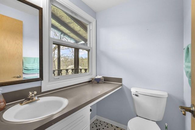 1004 Ridgewood Drive, Stoughton, WI 53589