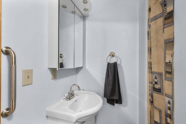 1004 Ridgewood Drive, Stoughton, WI 53589