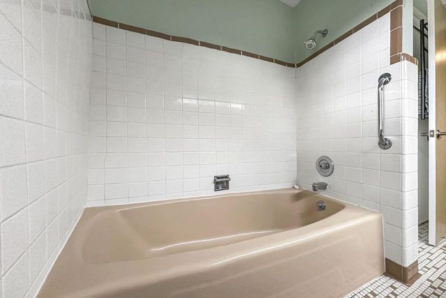 1004 Ridgewood Drive, Stoughton, WI 53589
