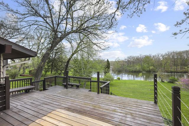 1004 Ridgewood Drive, Stoughton, WI 53589