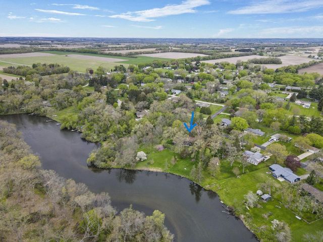 1004 Ridgewood Drive, Stoughton, WI 53589