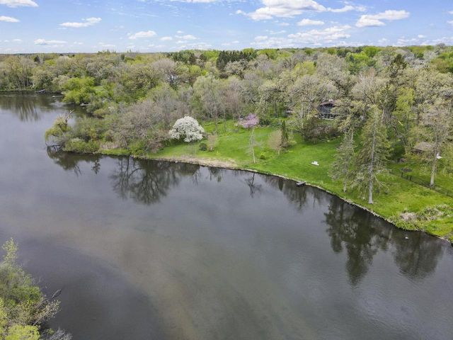 1004 Ridgewood Drive, Stoughton, WI 53589