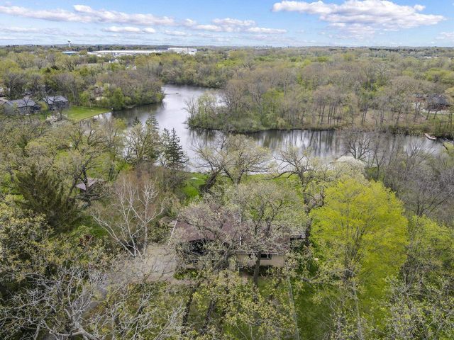 1004 Ridgewood Drive, Stoughton, WI 53589