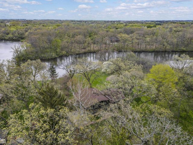 1004 Ridgewood Drive, Stoughton, WI 53589