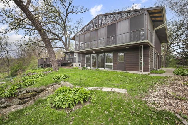 1004 Ridgewood Drive, Stoughton, WI 53589