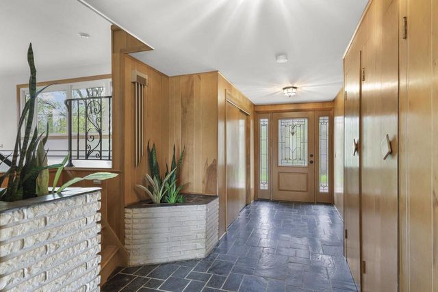 1004 Ridgewood Drive, Stoughton, WI 53589