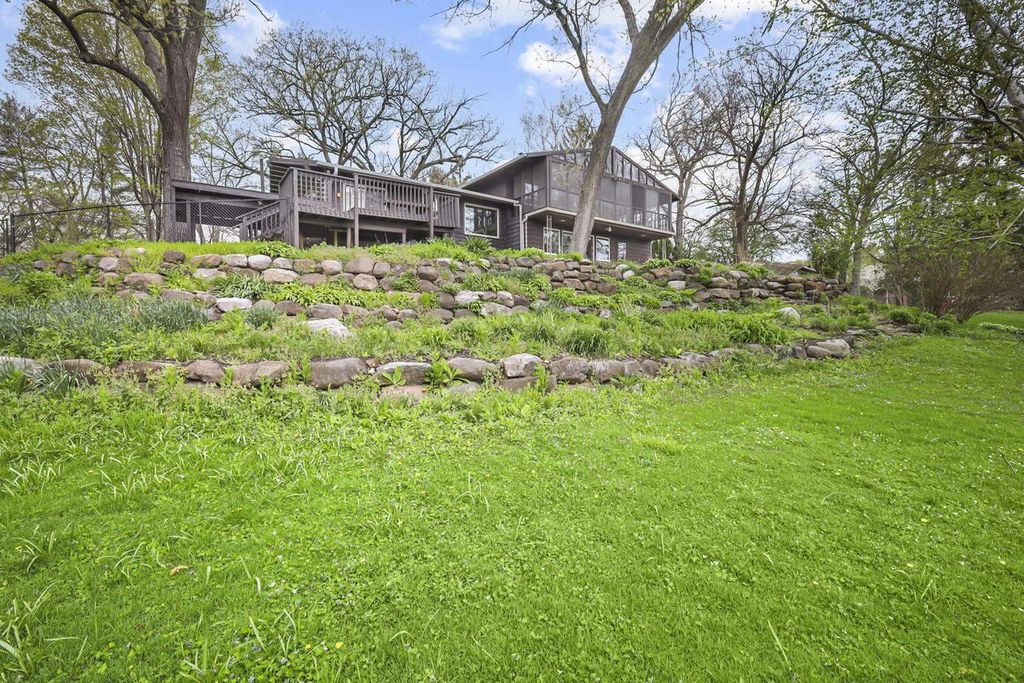 1004 Ridgewood Drive, Stoughton, WI 53589