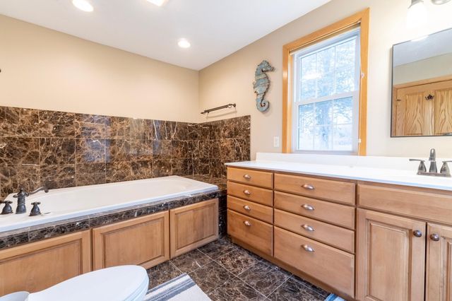 1342 Stagecoach Trail S, Afton, MN 55001