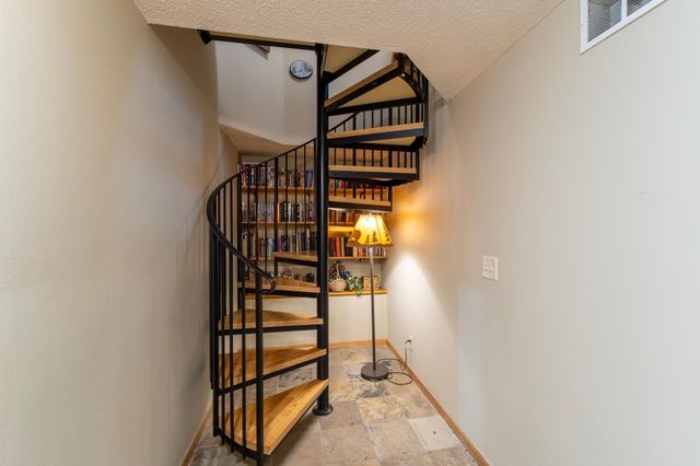 1342 Stagecoach Trail S, Afton, MN 55001