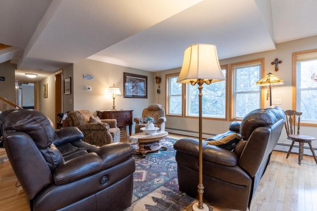 1342 Stagecoach Trail S, Afton, MN 55001